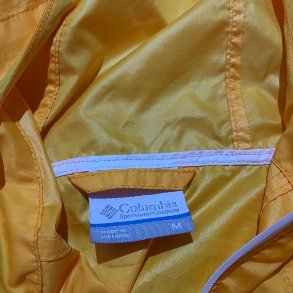 Columbia windbreaker (light weight)